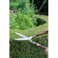 Hedge Shear - National Trust -Household Tools Store GNT HEDGE burgon and ball national trust hedge shear 02