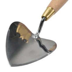 Sophie Conran Heart-Shaped Trowel 10 Sophie Conran Heart-Shaped Trowel -Household Tools Store GSC HTROW sophie conran for burgon and ball heart shaped trowel 04