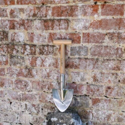 Short-Handled Perennial Spade - RHS Endorsed 12 Short-Handled Perennial Spade - RHS Endorsed -Household Tools Store GTH SPSRHSSML burgon and ball rhs endorsed stainless short handled perennial spade 05
