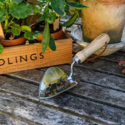 Planting Trowel - RHS Endorsed 12 Planting Trowel - RHS Endorsed -Household Tools Store GTH SPTRHS burgon and ball rhs endorsed stainless planting trowel 05