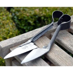 Topiary Shears - Professional Soft Squeeze Large -Household Tools Store GTS TOPS burgon and ball soft squeeze topiary trimming shears large 03 6b5bf8e2 249b 40d8 b450 f0edfac6dfd2